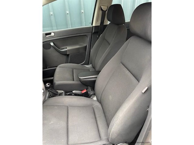 Personenauto - afbeelding 18 van  18