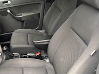 Personenauto - afbeelding 18 van  18