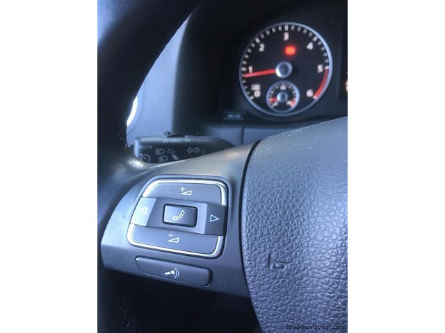 Personenauto - afbeelding 8 van  20