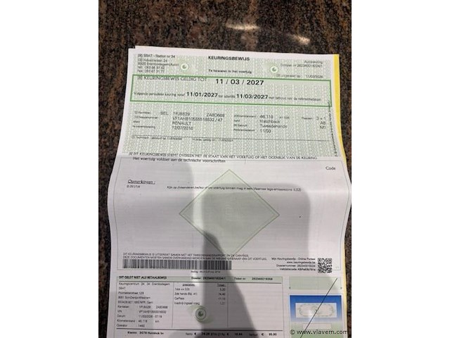 Personenauto - afbeelding 13 van  15