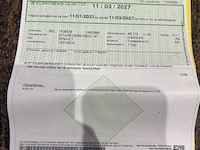 Personenauto - afbeelding 13 van  15