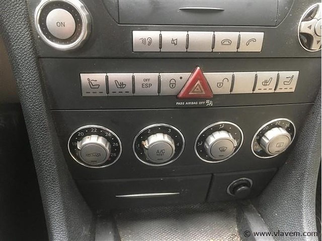 Personenauto - afbeelding 5 van  22