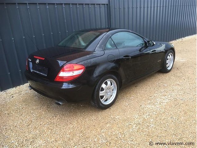 Personenauto - afbeelding 9 van  22