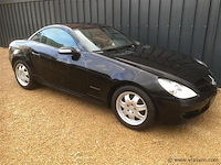 Personenauto - afbeelding 10 van  22