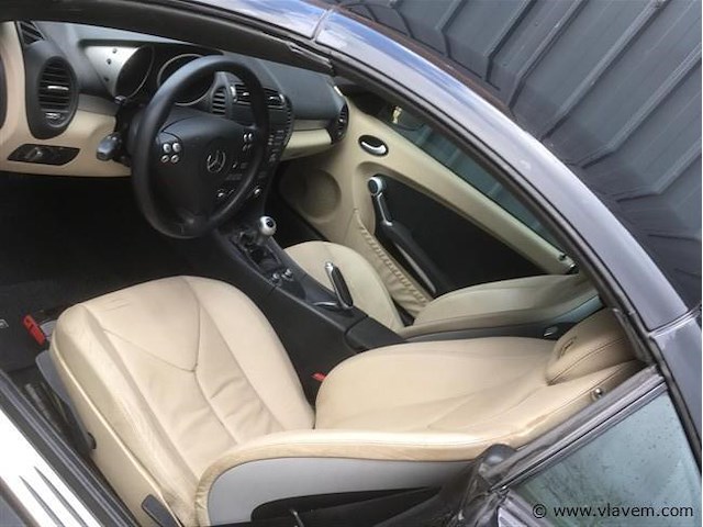 Personenauto - afbeelding 21 van  22