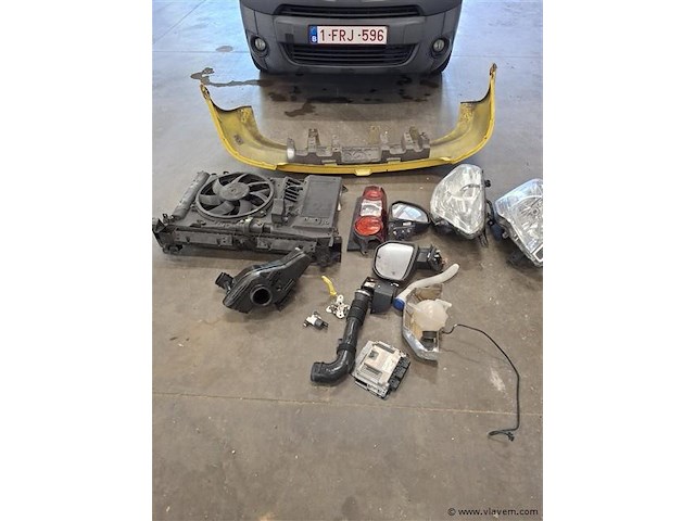 Personenauto - afbeelding 9 van  9