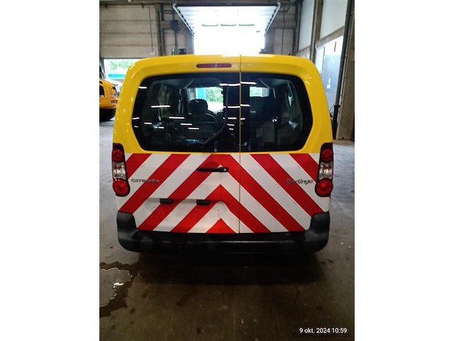 Personenauto - afbeelding 4 van  9