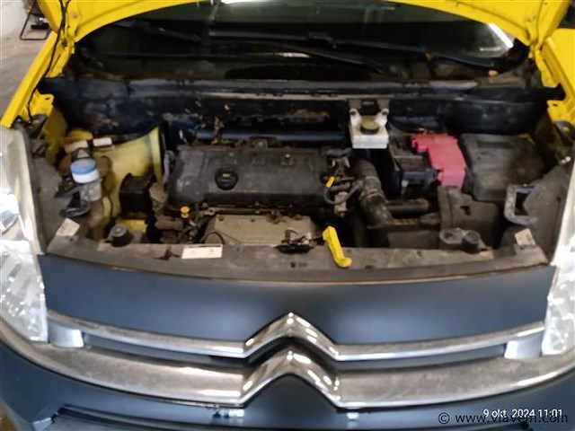 Personenauto - afbeelding 7 van  9