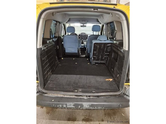 Personenauto - afbeelding 5 van  8