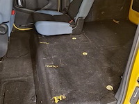 Personenauto - afbeelding 6 van  8