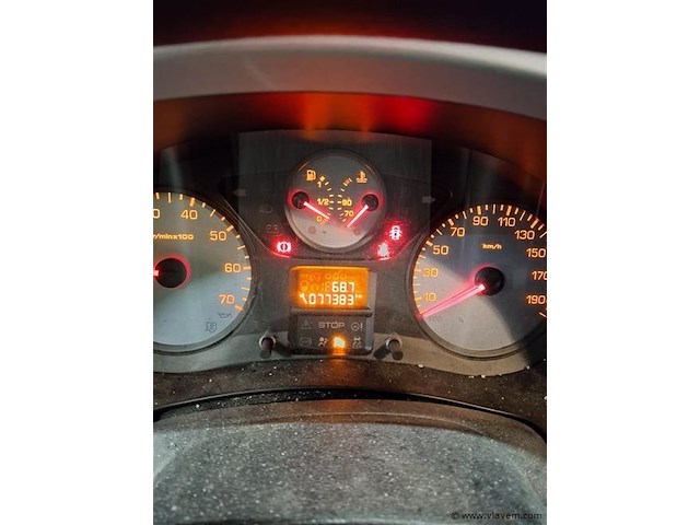 Personenauto - afbeelding 8 van  8