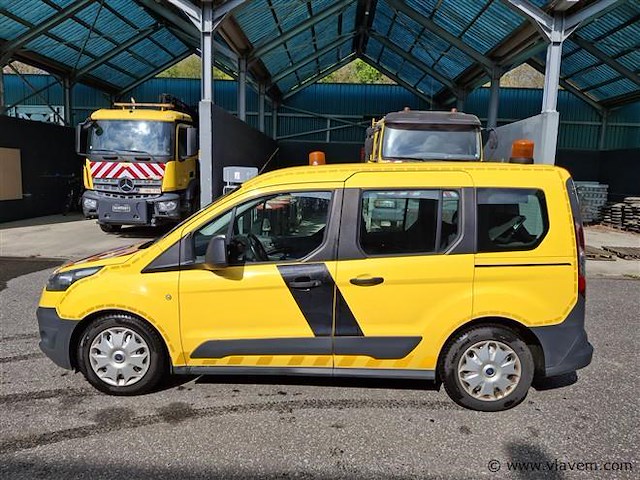 Personenauto - afbeelding 1 van  8