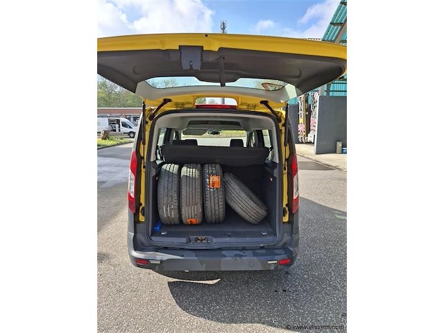 Personenauto - afbeelding 7 van  8