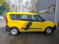 Personenauto - afbeelding 2 van  9