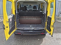 Personenauto - afbeelding 5 van  9