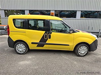 Personenauto - afbeelding 2 van  7
