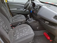 Personenauto - afbeelding 4 van  7