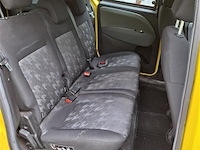 Personenauto - afbeelding 5 van  7