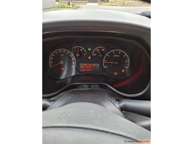 Personenauto - afbeelding 7 van  7