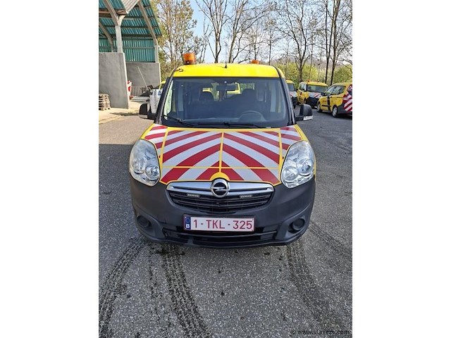 Personenauto - afbeelding 3 van  7