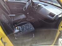 Personenauto - afbeelding 4 van  7