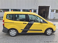 Personenauto - afbeelding 1 van  8