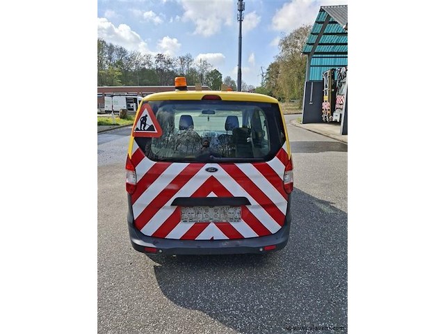 Personenauto - afbeelding 4 van  8