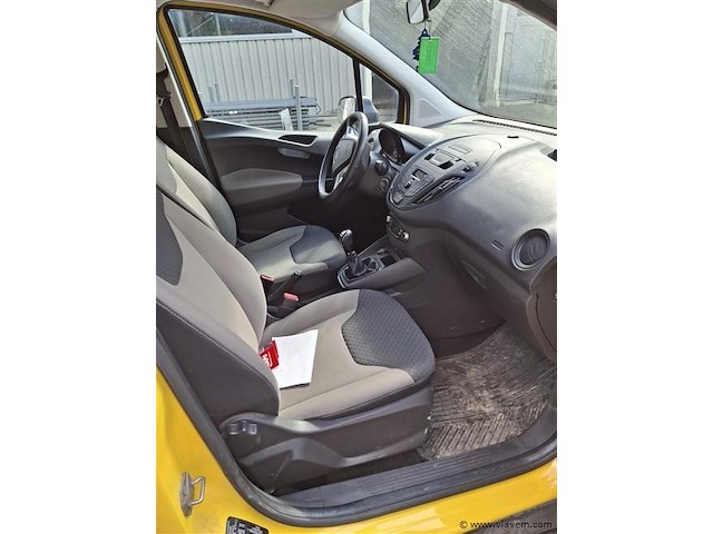 Personenauto - afbeelding 6 van  8