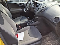 Personenauto - afbeelding 6 van  8