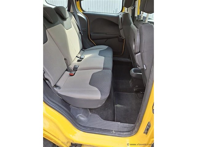 Personenauto - afbeelding 7 van  8