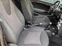 Personenauto - afbeelding 2 van  13