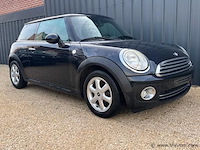 Personenauto - afbeelding 6 van  13