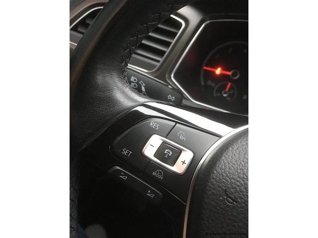 Personenauto - afbeelding 2 van  18
