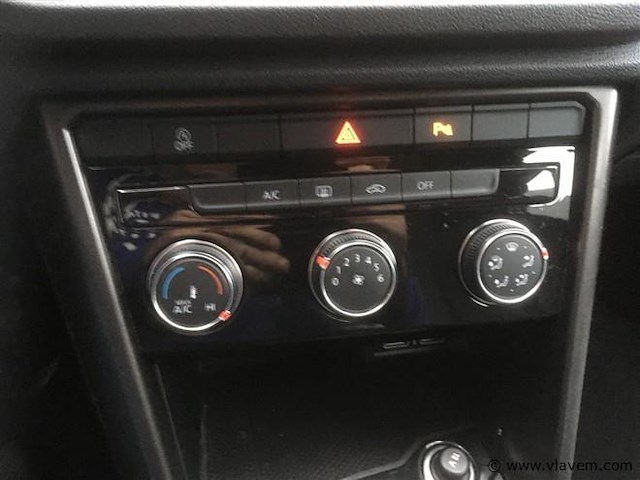 Personenauto - afbeelding 4 van  18