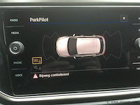 Personenauto - afbeelding 6 van  18