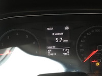 Personenauto - afbeelding 7 van  18
