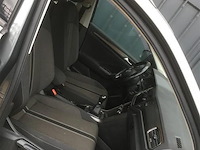 Personenauto - afbeelding 8 van  18