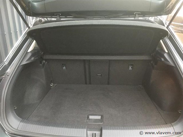 Personenauto - afbeelding 17 van  18