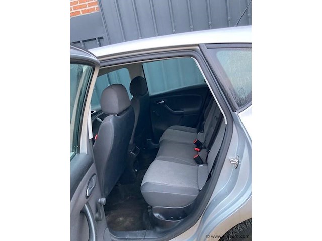 Personenauto - afbeelding 2 van  12