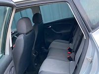 Personenauto - afbeelding 2 van  12