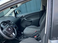 Personenauto - afbeelding 3 van  12