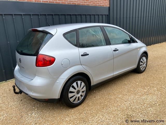 Personenauto - afbeelding 7 van  12
