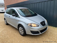 Personenauto - afbeelding 9 van  12