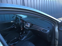 Personenauto - afbeelding 3 van  17