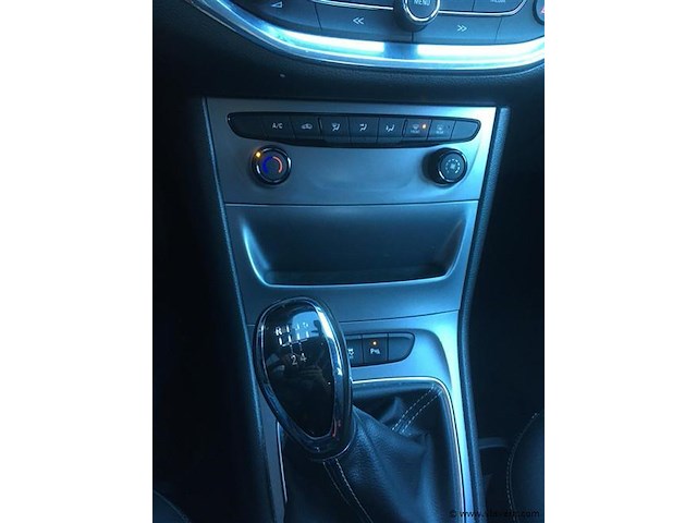 Personenauto - afbeelding 16 van  17
