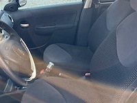Personenauto - afbeelding 8 van  9