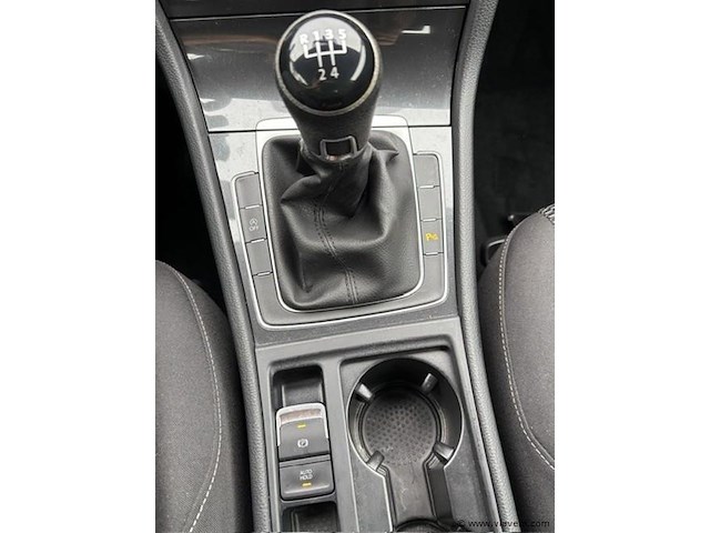 Personenauto - afbeelding 7 van  19