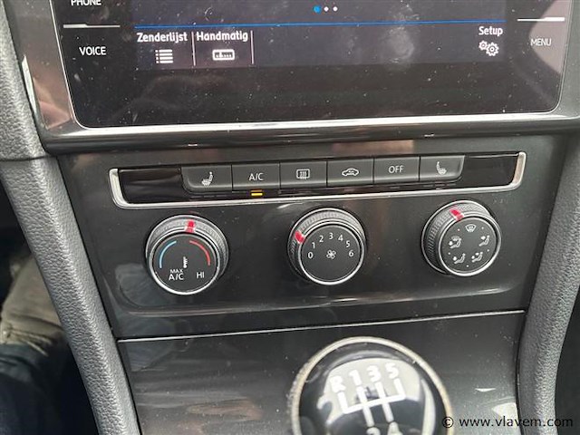 Personenauto - afbeelding 10 van  19