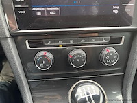Personenauto - afbeelding 10 van  19