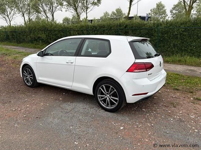 Personenauto - afbeelding 15 van  19